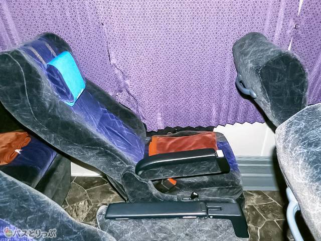 リクライニングが深いシート