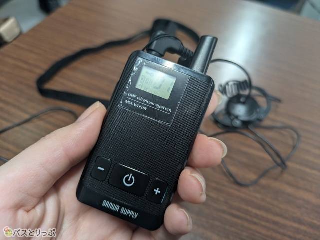 片耳にかけるタイプのイヤホンガイドです