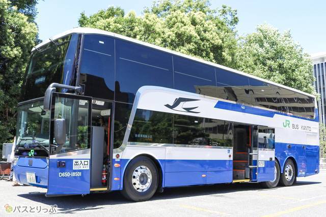 2階建て車両「アストロメガ」