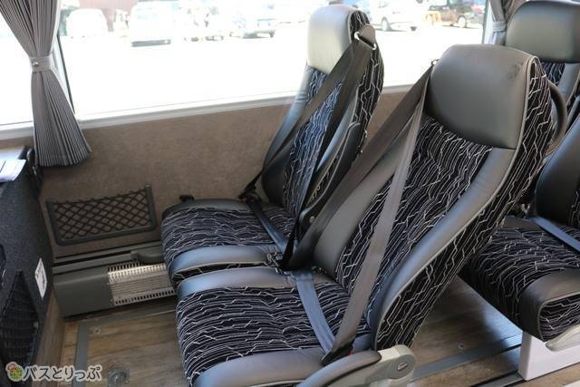 リクライニングするとこんな感じ