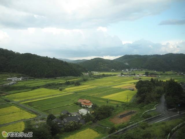 山陰らしい山間部の風景で見ていて飽きません