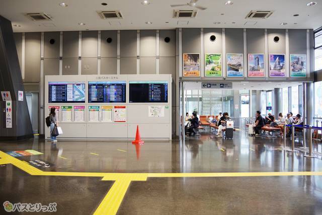 「三宮バスターミナル」内部の様子