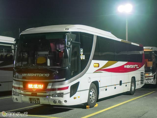 西東京バスの車両外観