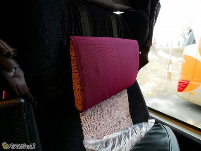 上下に動くヘッドレスト