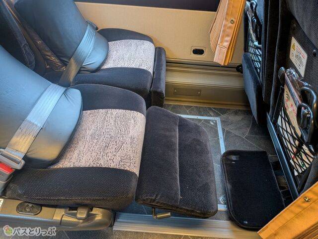 フットレストやレッグレストも