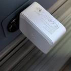 差し込み口にプラグがしっかりと固定され充電準備完了
