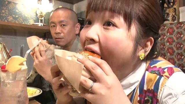 頬張る柳原