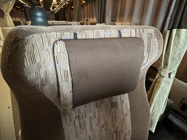 可動式の枕（画像提供：名鉄バス）