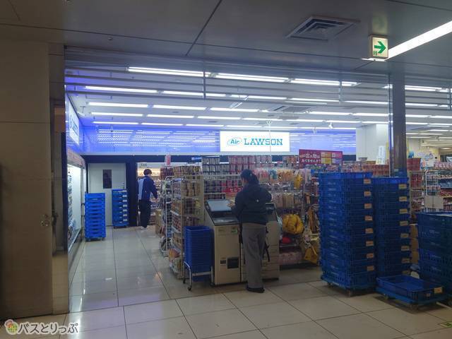 B1Fにローソンが