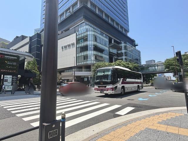 快適なバス（提供：阪急観光バス）