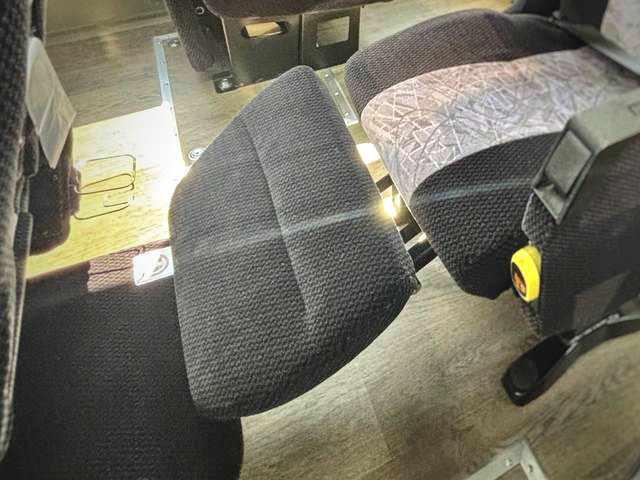 レッグレスト（提供：阪急観光バス）